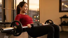 4 ćwiczenia na bardziej jędrne pośladki, skuteczniejsze niż przysiady i martwy ciąg