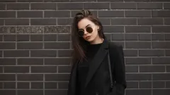 To nie tylko styl: co psychologia mówi o ludziach, którzy zawsze noszą czerń?