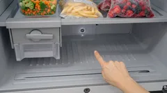 Większość ludzi nie wie, co oznacza ta mała dziurka w zamrażarce?