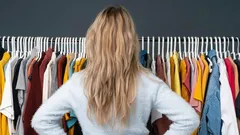 Według psychologii: jakie kolory ubrań wybierają osoby niepewne siebie?