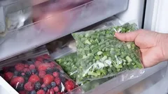 Produkty, których nigdy nie należy mrozić, a mimo to wiele osób to robi