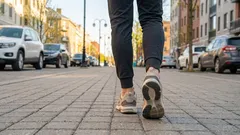 Przestań się dręczyć: nie musisz pokonywać 10 000 kroków dziennie, żeby schudnąć.